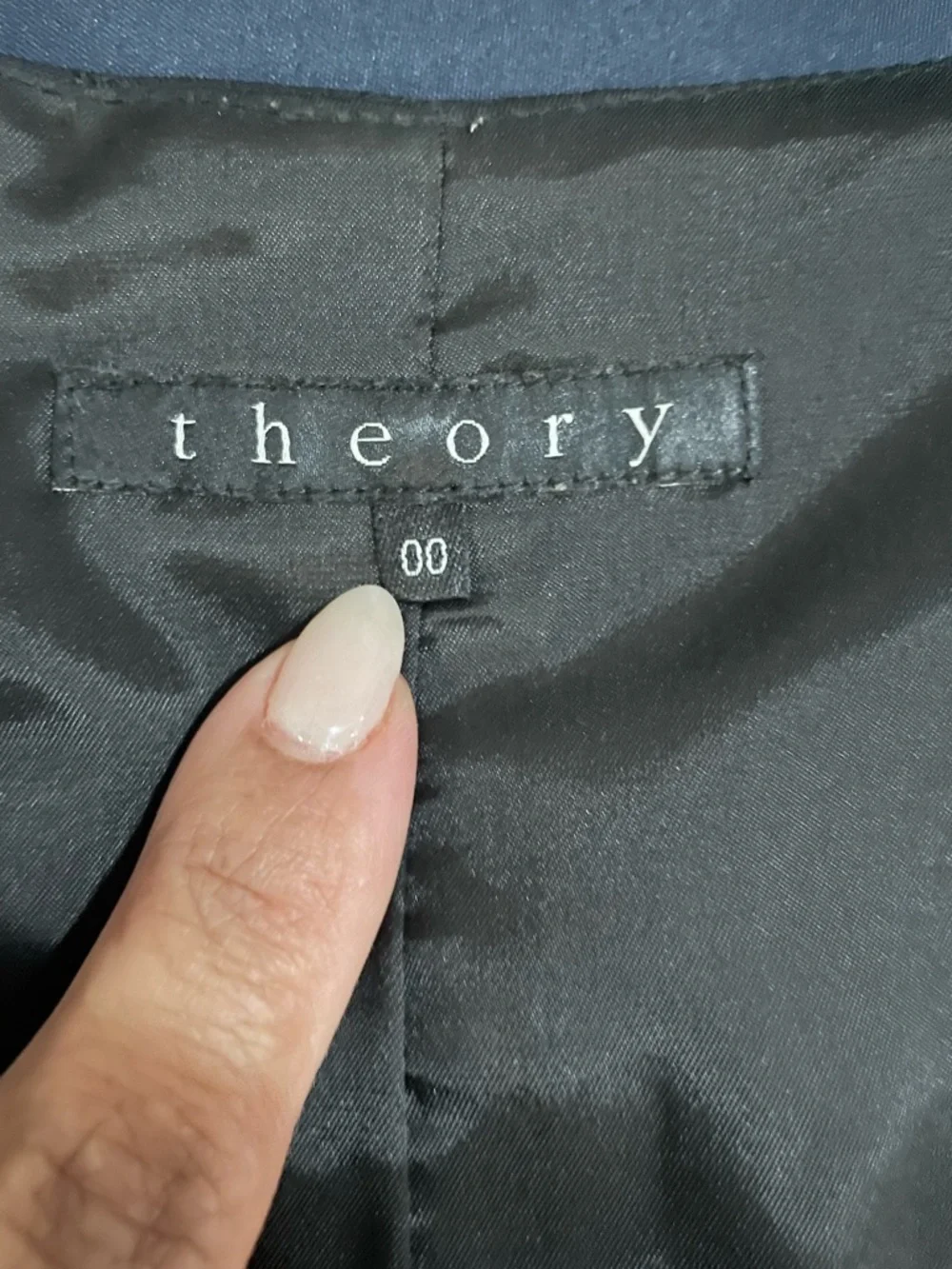 Theory Black Sleeveless Button Vest - Picture 2 of 13